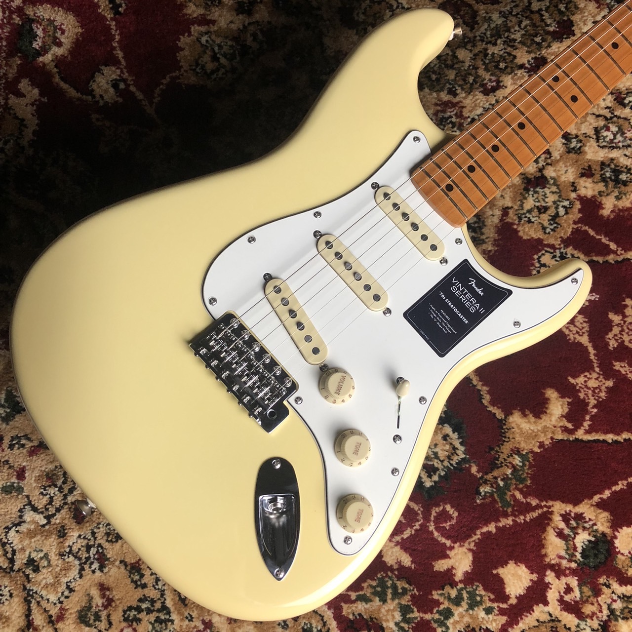 Fender Vintera II '70s Stratocaster Vintage White エレキギター