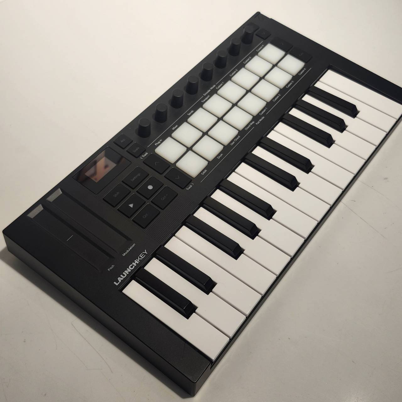 Novation Launchkey Mini25 MK4（中古/送料無料）【楽器検索デジマート】