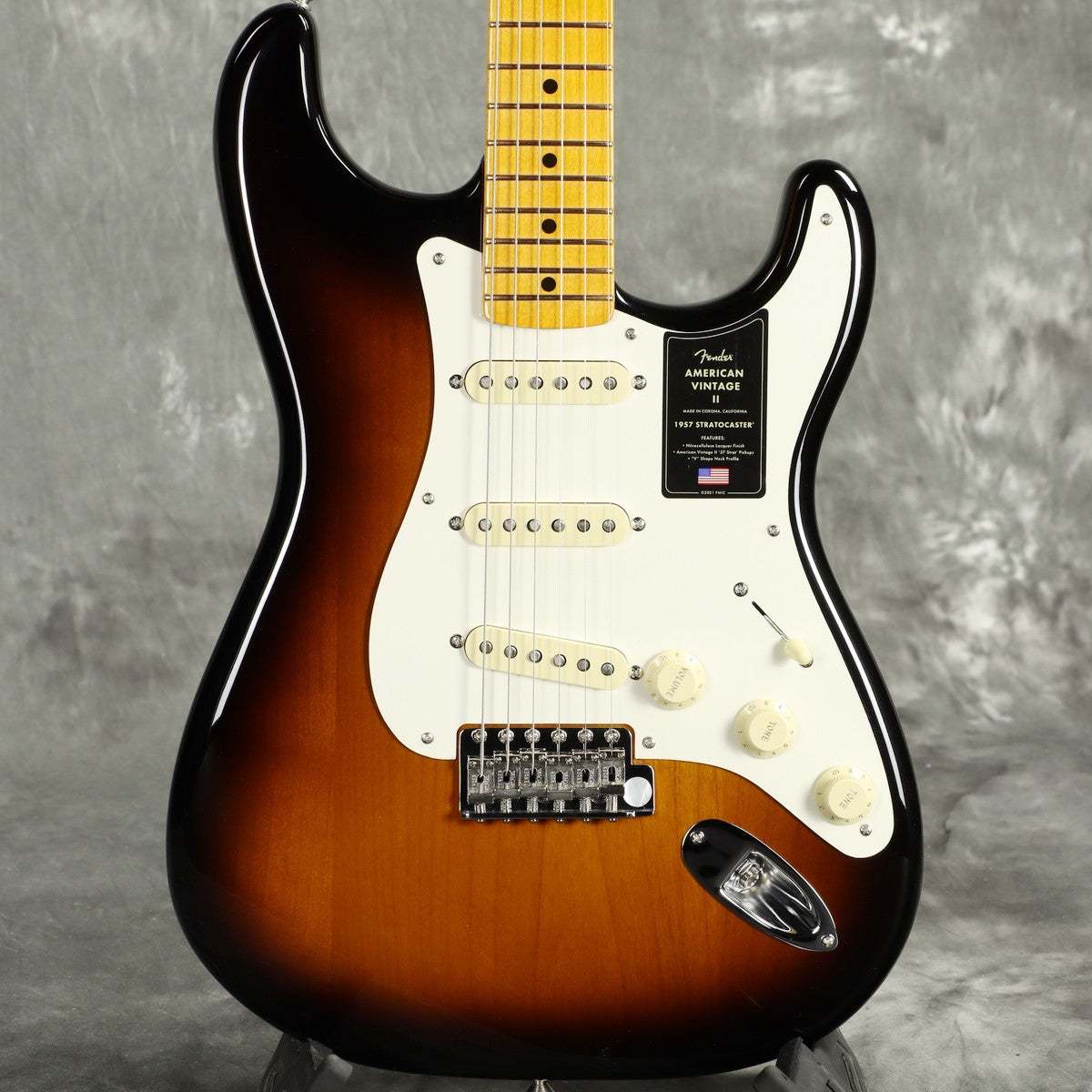 Fender American Vintage II 1957 Stratocaster Maple Fingerboard 2