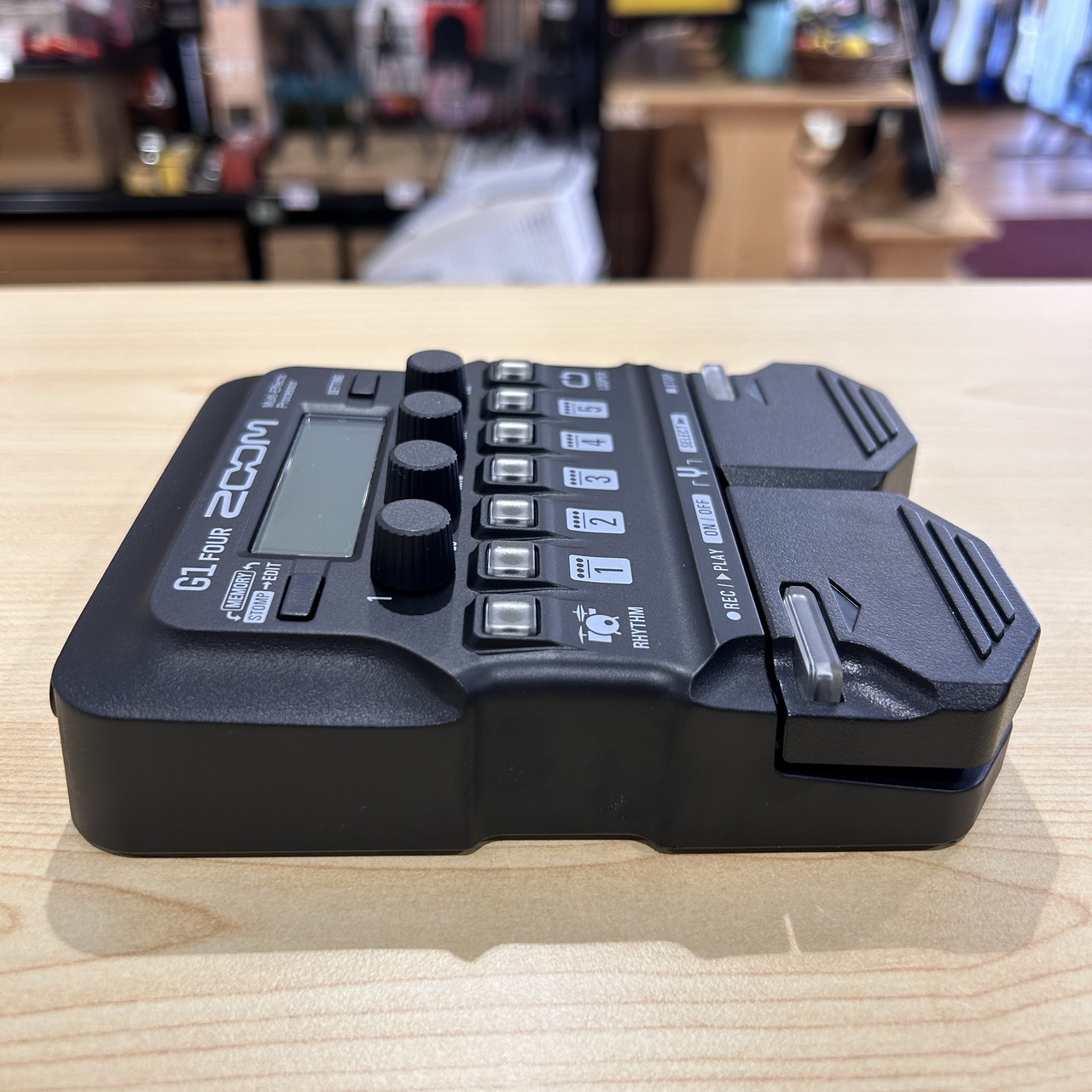 ZOOM G1 FOUR 中古 箱無し - メルカリ