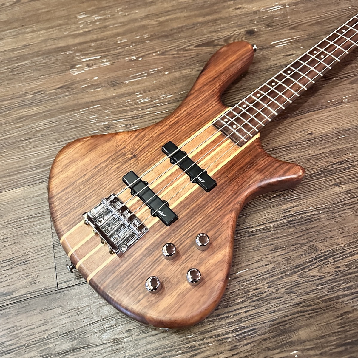 Washburn Taurus T24 Electric bass（中古/送料無料）【楽器検索