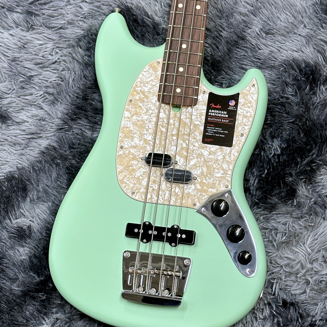 『稀少極美品 Mustang Bass BLACK ショートスケール 程度良好‼️ 稀少極美品 Mustang Bass BLACK ショートスケール 程度良好‼️