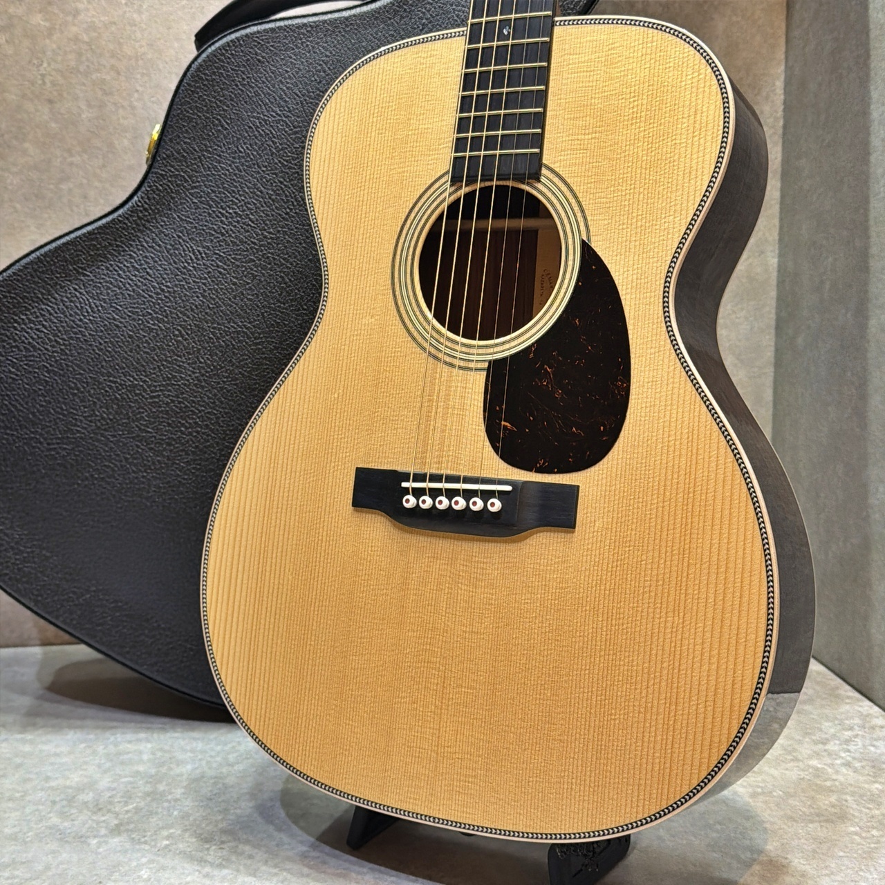 Martin 【試奏動画あり】OM-28 Modern Deluxe #3034693【木目良好