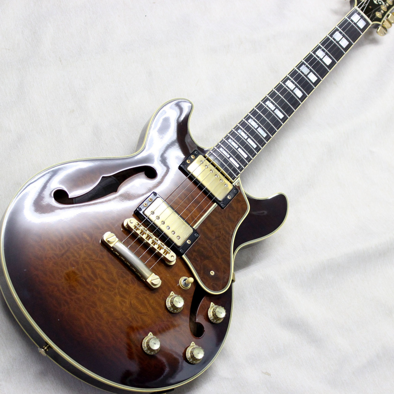 YAMAHA セミアコ　SAS1500 ジャパンビンテージ　純正ハードケース付き YAMAHA SAS1500 Antique Violin Sunburst 日本製 ヤマハ セミアコ 1990