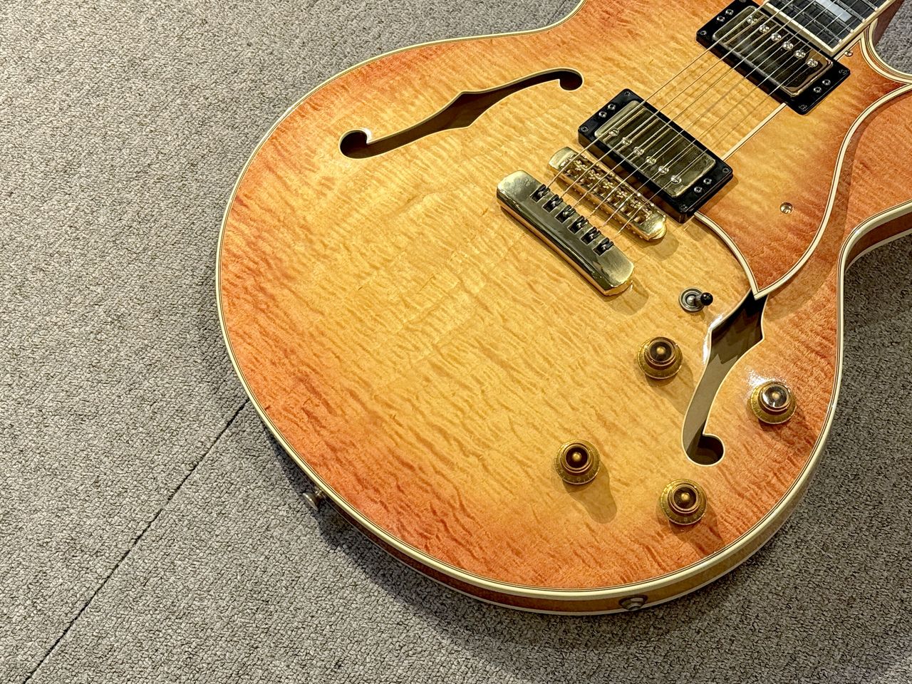 Heritage H-555 Almond Sunburst（中古）【楽器検索デジマート】