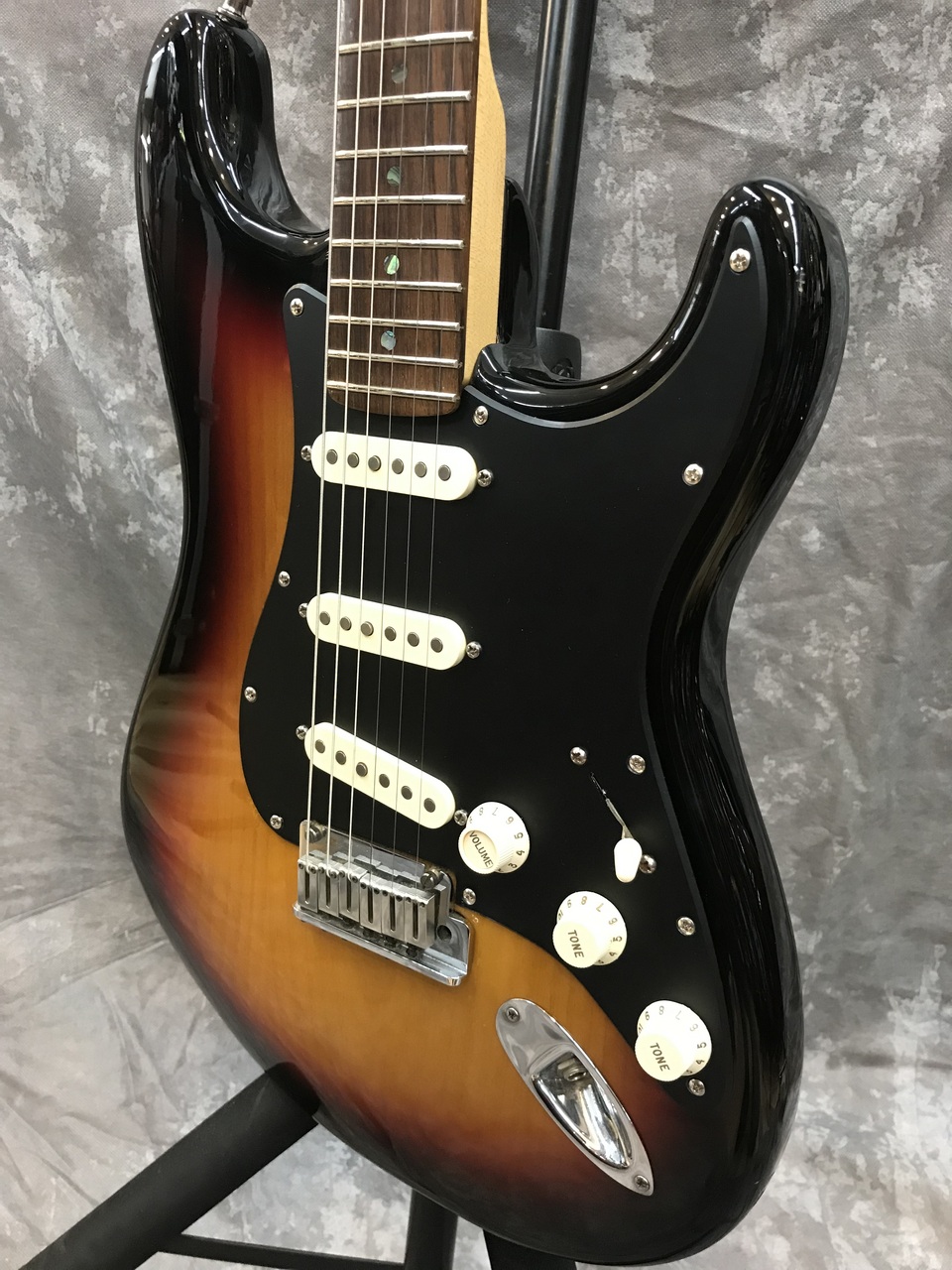 改造品Fender American Deluxe Stratocaster Fender American Deluxe 2005年製 Modify フェンダー 【 立川店