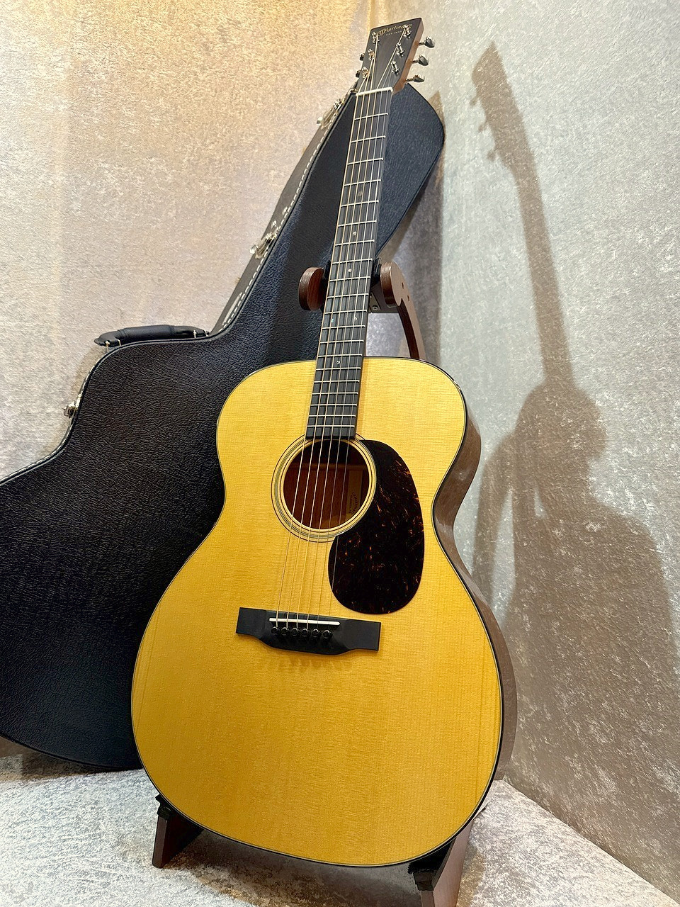Martin 【試奏動画あり】000-18 Standard #2963937【ルックス