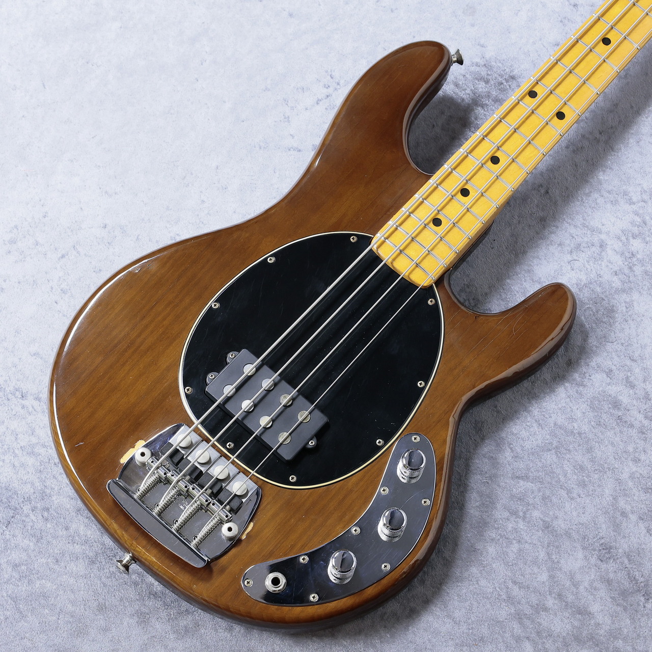 Music Man 1978年製「Stingray 4 Walnut」【稀少】 MUSIC MAN 1978 Stingray 4 - Walnut - 【5.11kg】(ビンテージ