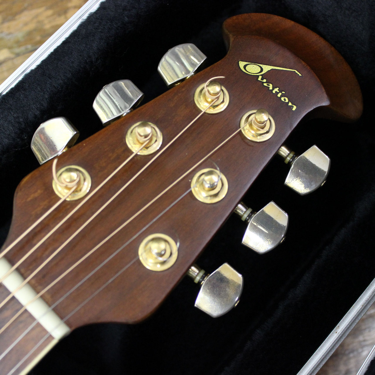 Ovation Celebrity Deluxe CS257 Black オベーション・セレブリティ