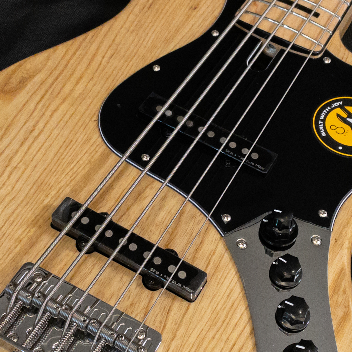 Sire Marcus Miller V7 Vintage 2nd Generation Ash 5-String NT