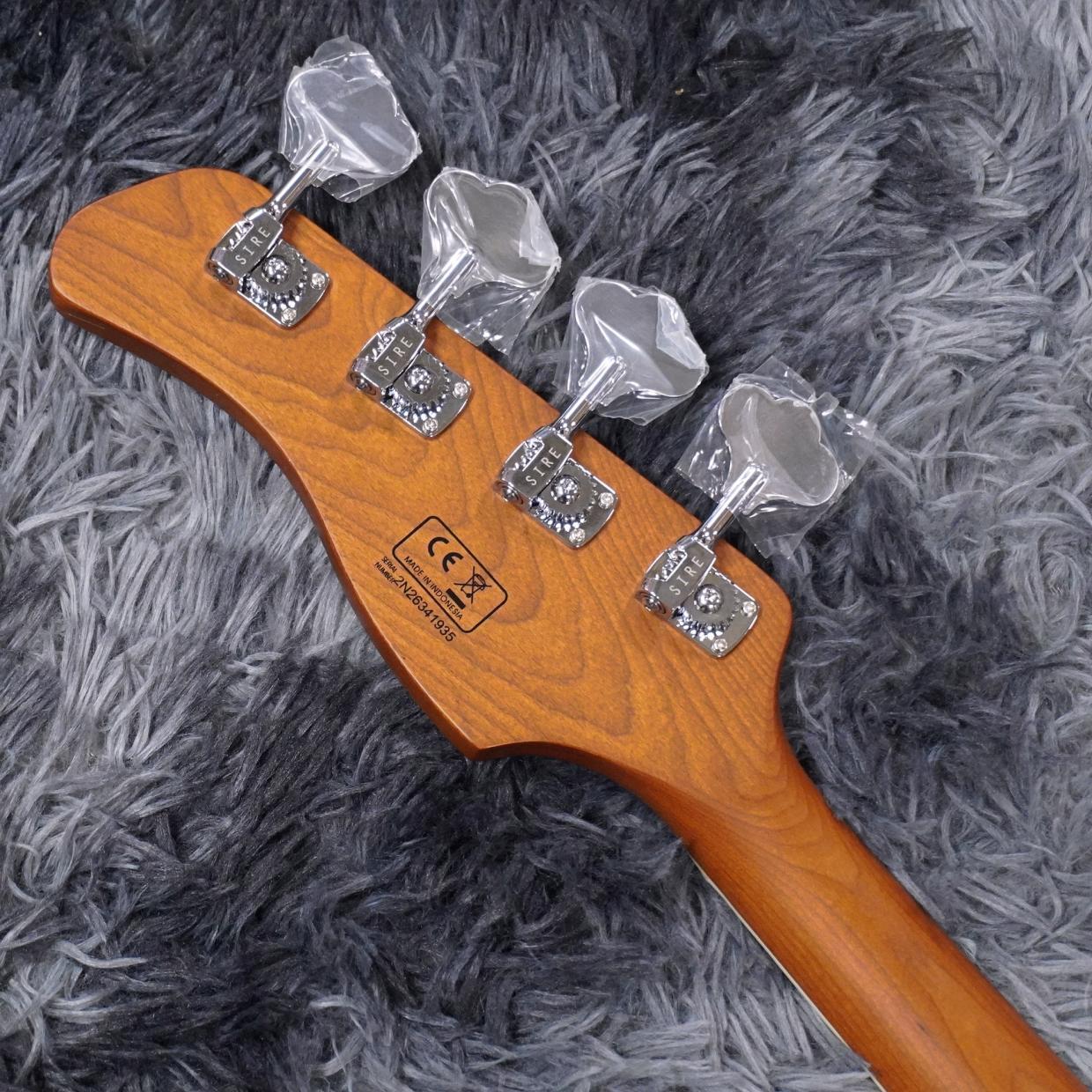 Sire Marcus Miller V7 New Gen 4-String Antique White（新品/送料