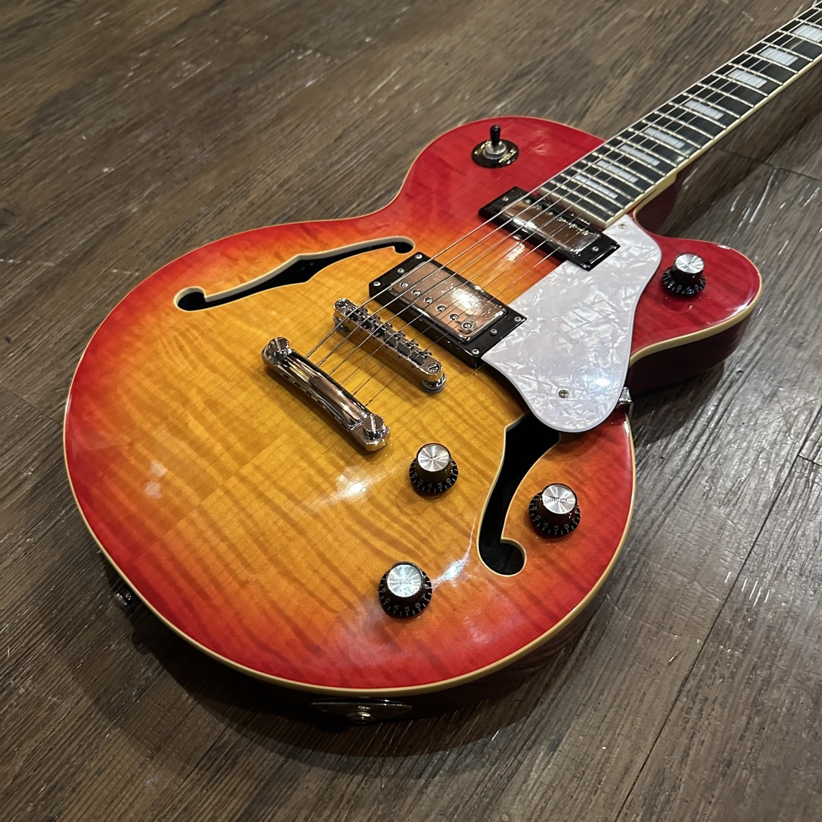 Epiphone AlleyKat Vintage Sunburst Electric Guitar（中古
