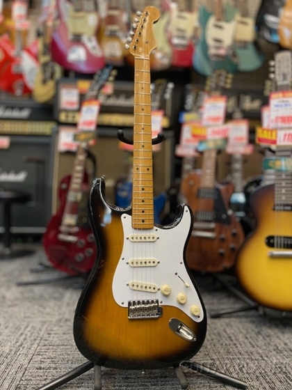 ギター Fender Japan ST57-70T Tobacco Sunburst Fender JapanST57-70