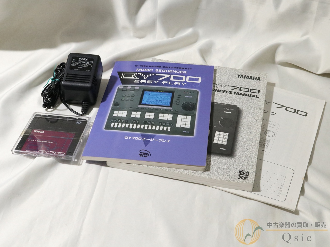 YAMAHA QY700 [PM335]【神戸店在庫】（中古/送料無料）【楽器検索