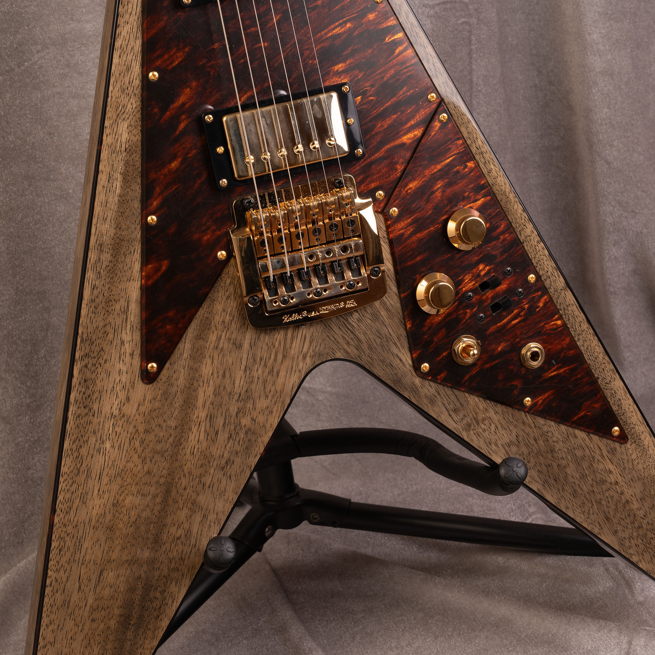 Kz Guitar Works Kz FV 2H10 Kahler Korina(中古/送料無料)【楽器 Kz Guitar Works Kz FV 2H10 Kahler Korina(中古/送料無料)【楽器