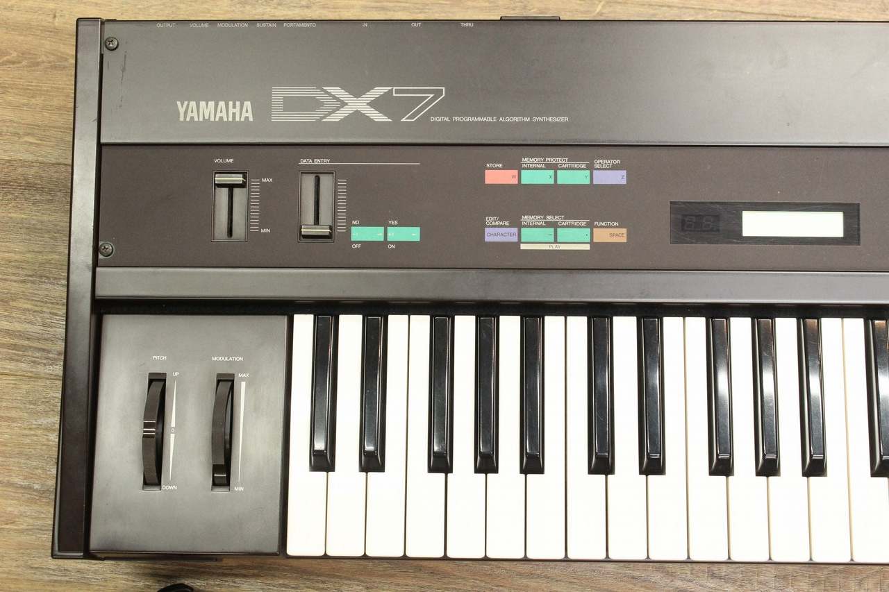 YAMAHA DX7 ROMカートリッジ2個付属 【キーボードマート新宿】【新宿店