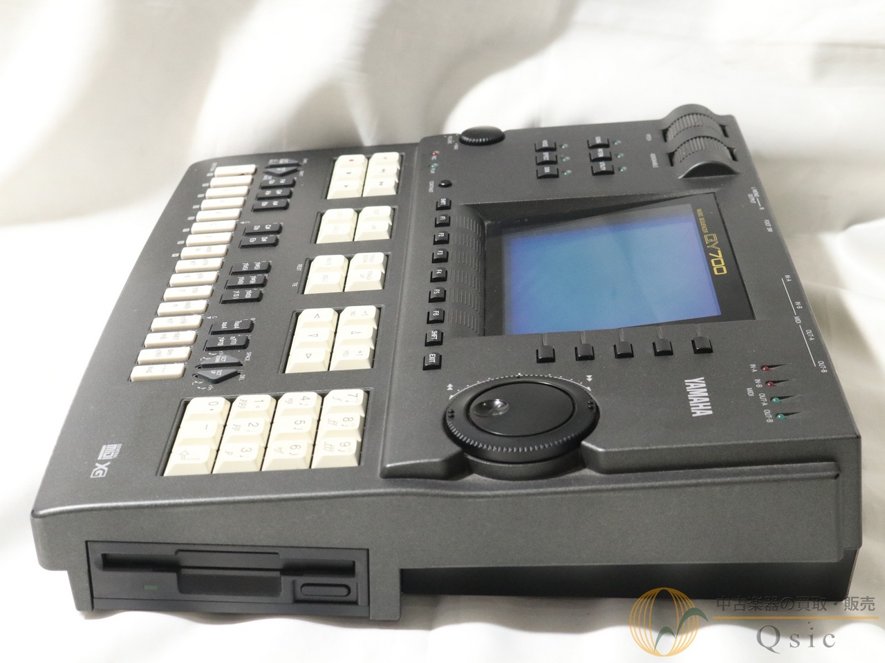 YAMAHA QY700 [PM335]【神戸店在庫】（中古/送料無料）【楽器検索