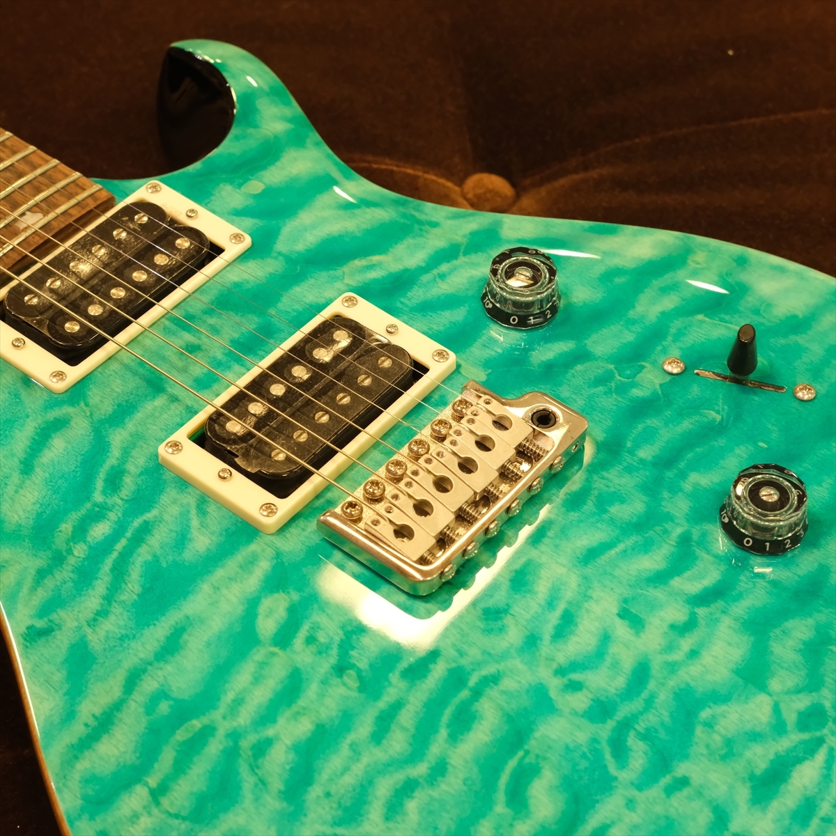 PRS SE Custom 24 Sapphire 綺麗な状態 PRS SE CUSTOM 24 Sapphire【3.59kg】 ポールリードスミス(Paul