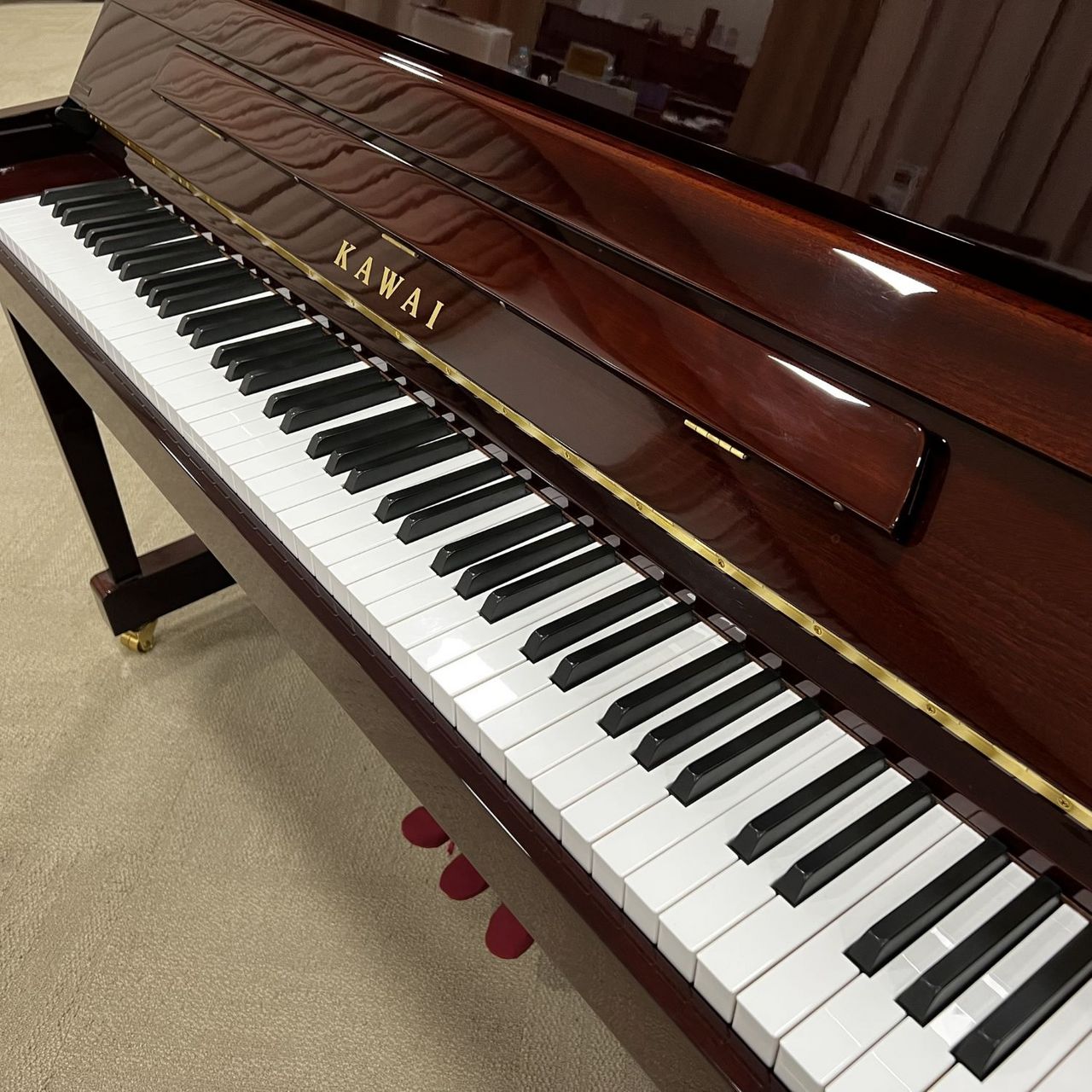 KAWAI K-114SN マホガニー艶出し塗装仕上げ アップライトピアノ 88鍵盤