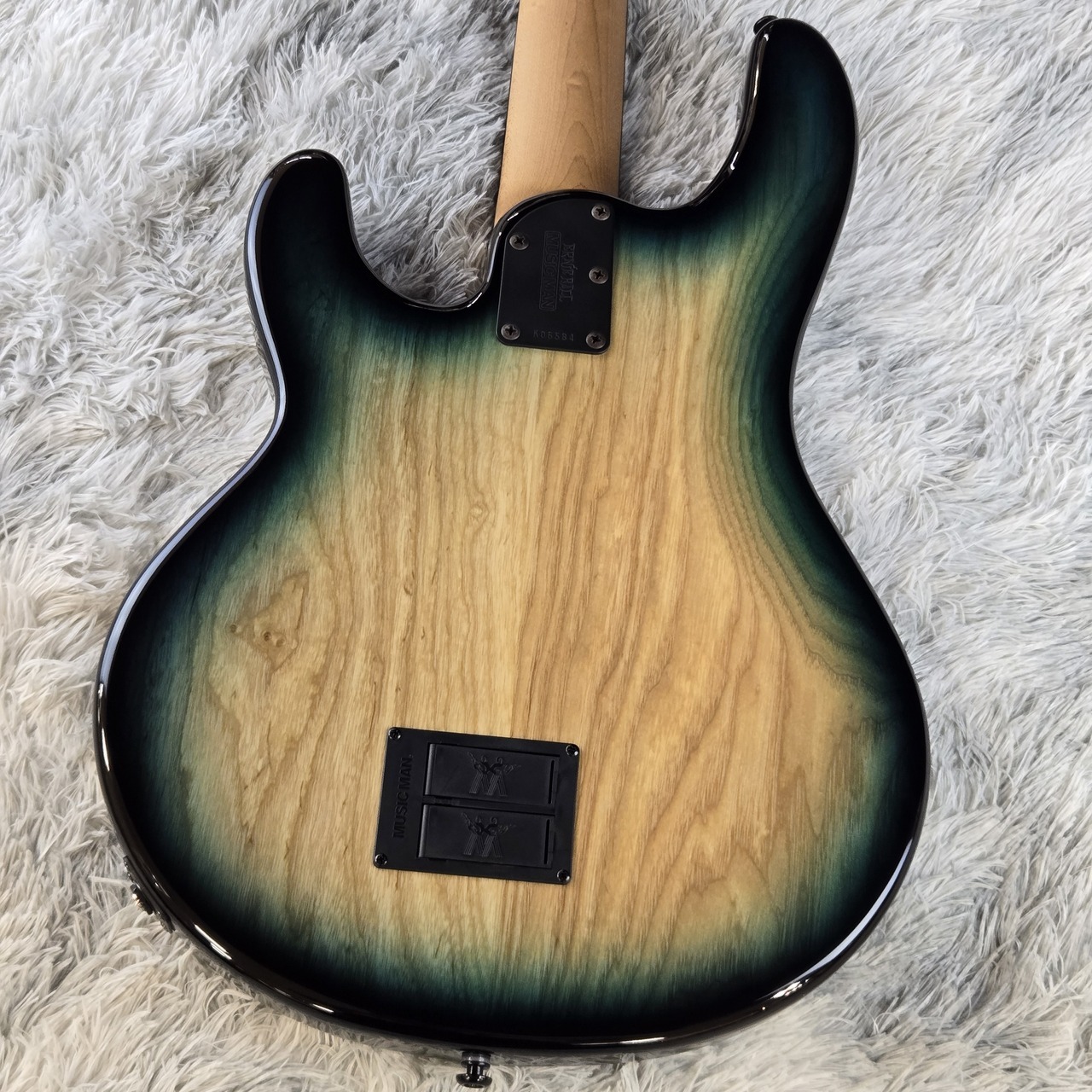 MUSIC MAN Stingray Special - Mean Blue Burst【現物画像】【4.24kg