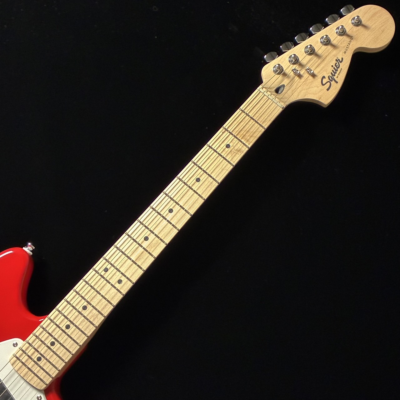 Squier by Fender SONIC MUSTANG Maple Fingerboard White Pickguard