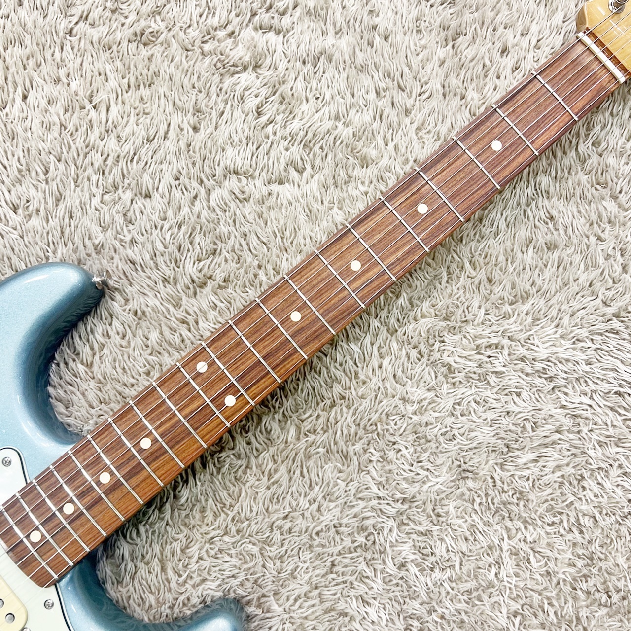 Fender Vintera '60s Stratocaster Ice Blue Metallic / Pau Ferro 