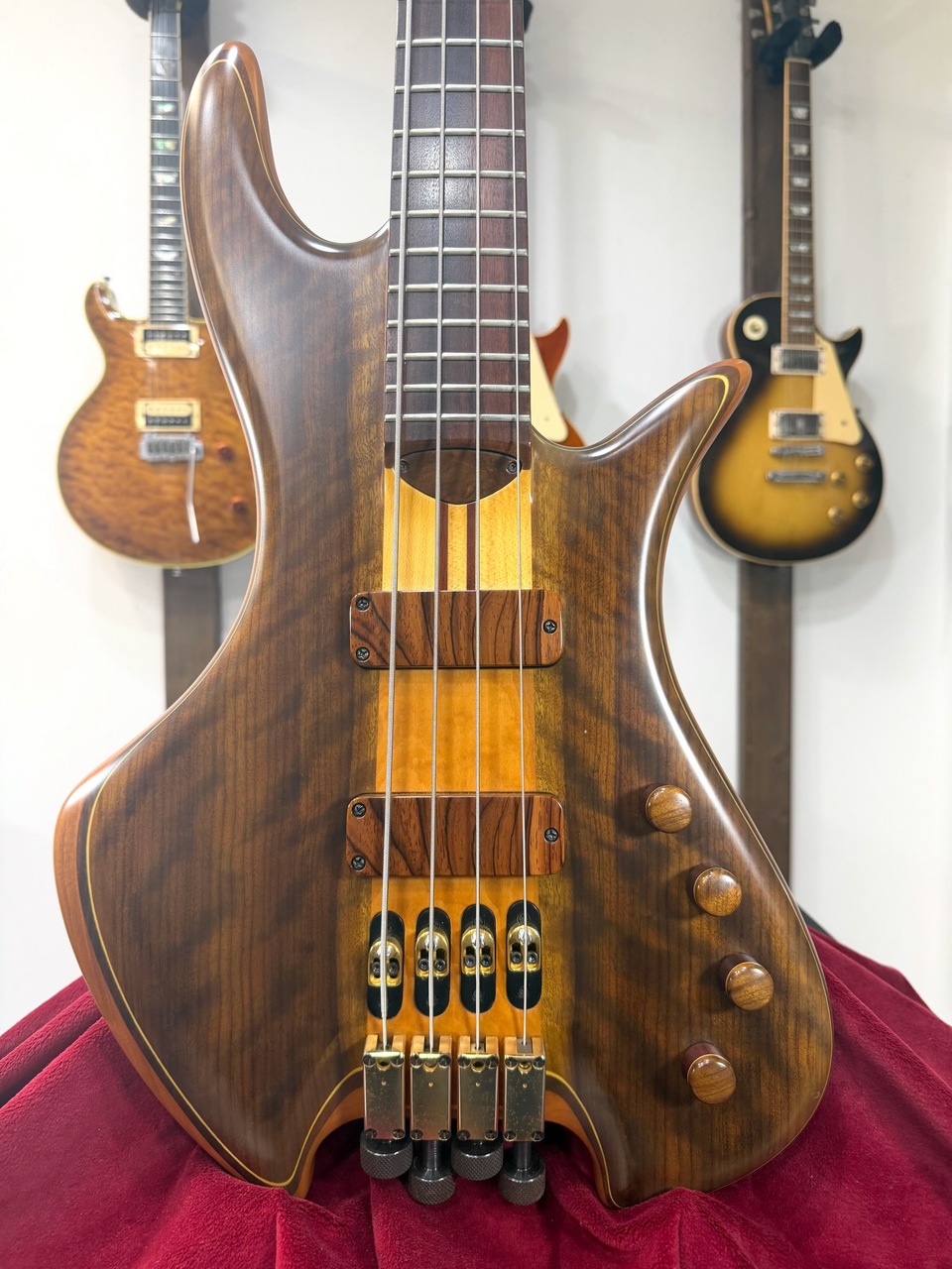 DANIEL FERNANDEZ LUTHIER DC4 Headless（中古）【楽器検索デジマート】
