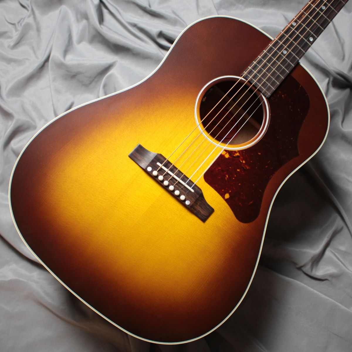 Gibson J-45 Faded 50s