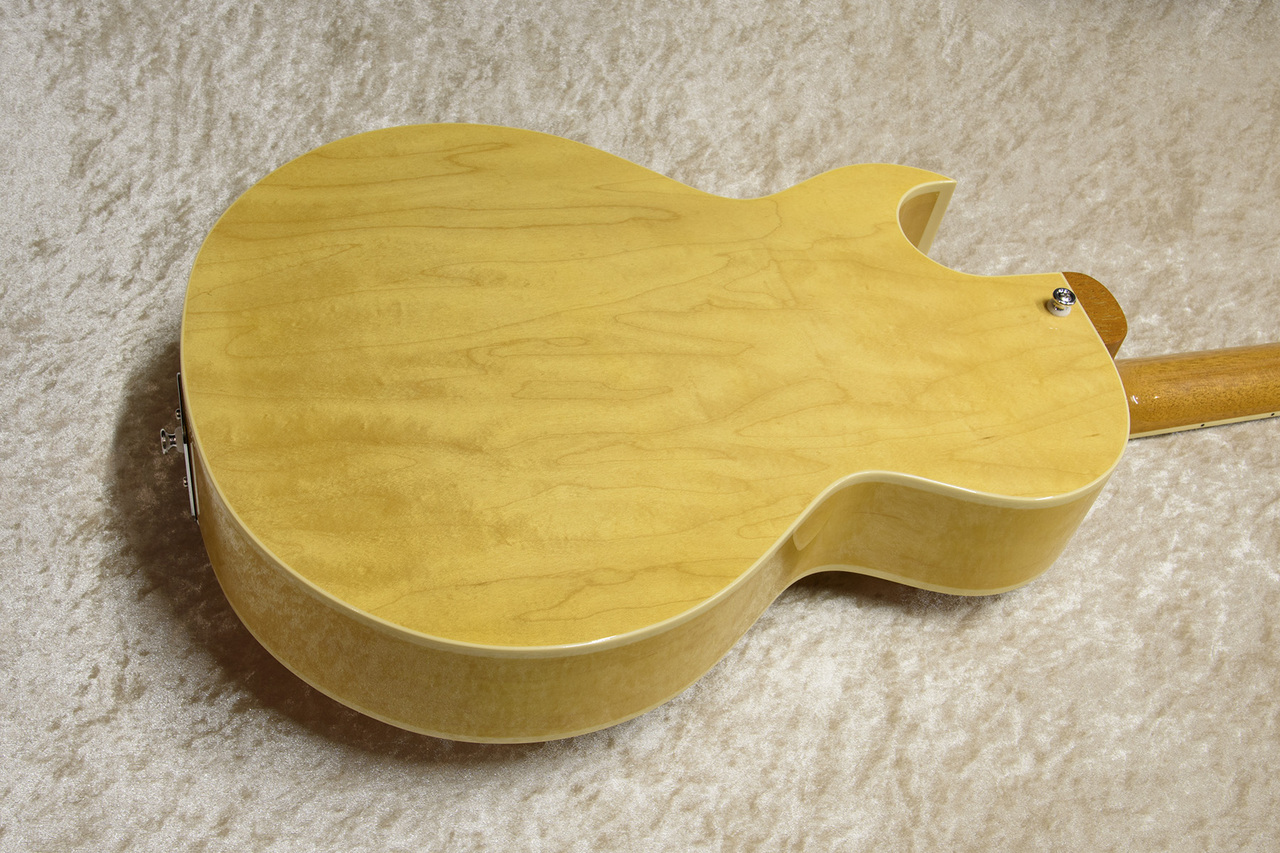 4月購入美品！175タイプ　Archtop Tribute AT105 ケース付 Archtop Tribute AT105Mっていうジャズギター（フルアコ）を買い