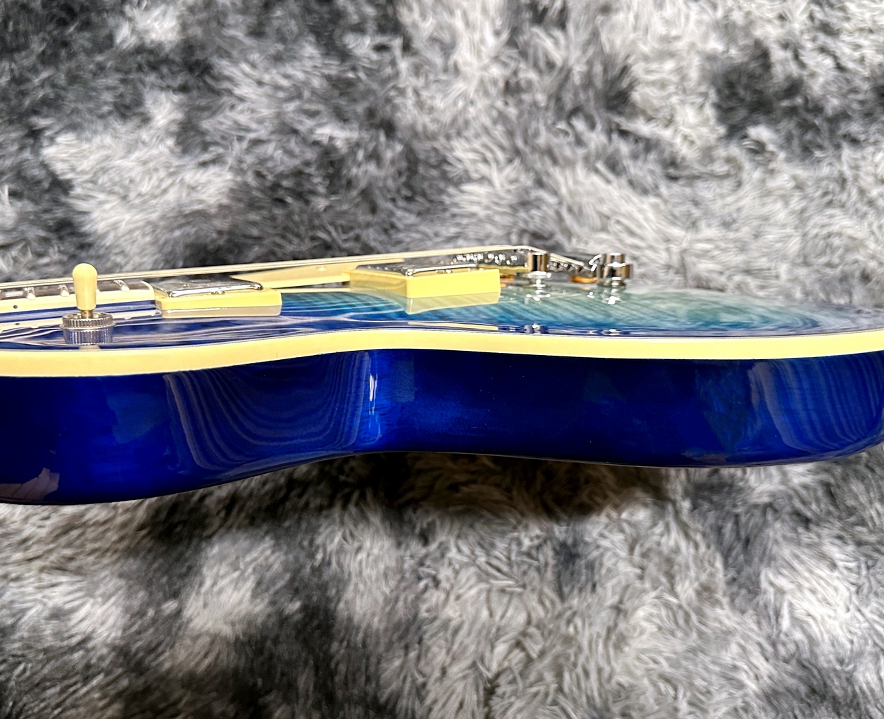 Sire Larry Carlton L7 TBL (Transparent Blue)【生産完了モデル 最終