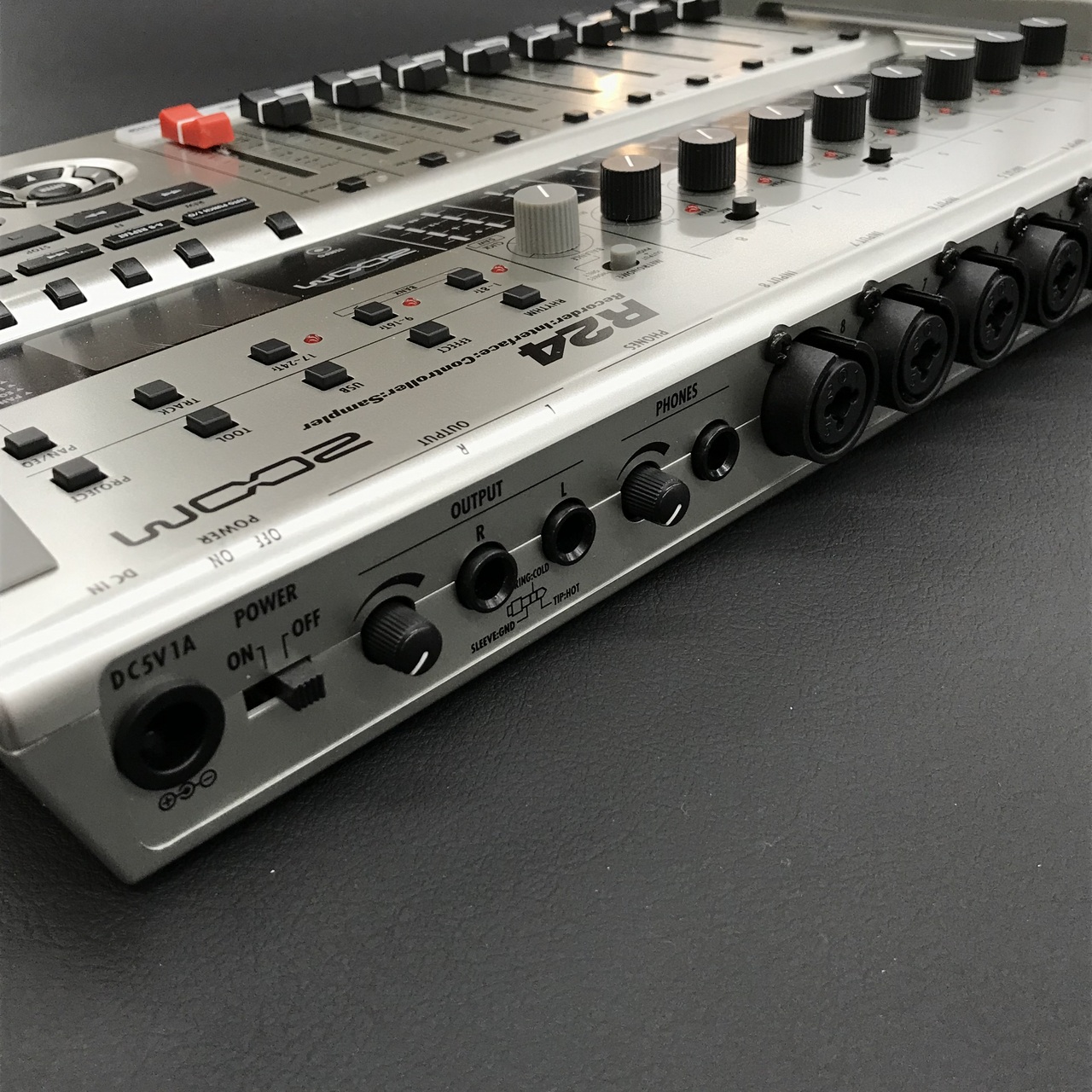 楽器 zoom r24 ZOOM R24 MultiTrakRecorder（中古）【楽器検索デジマート】