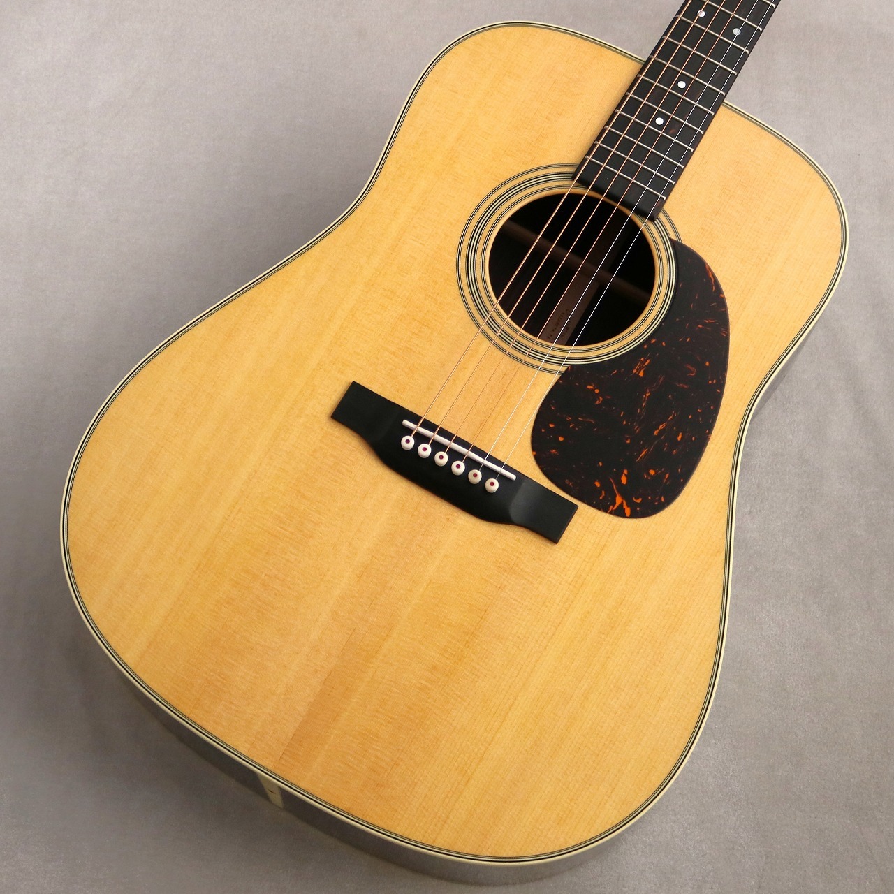 Martin D28 スタンダード2012製 全体美品ですが打コン等あり