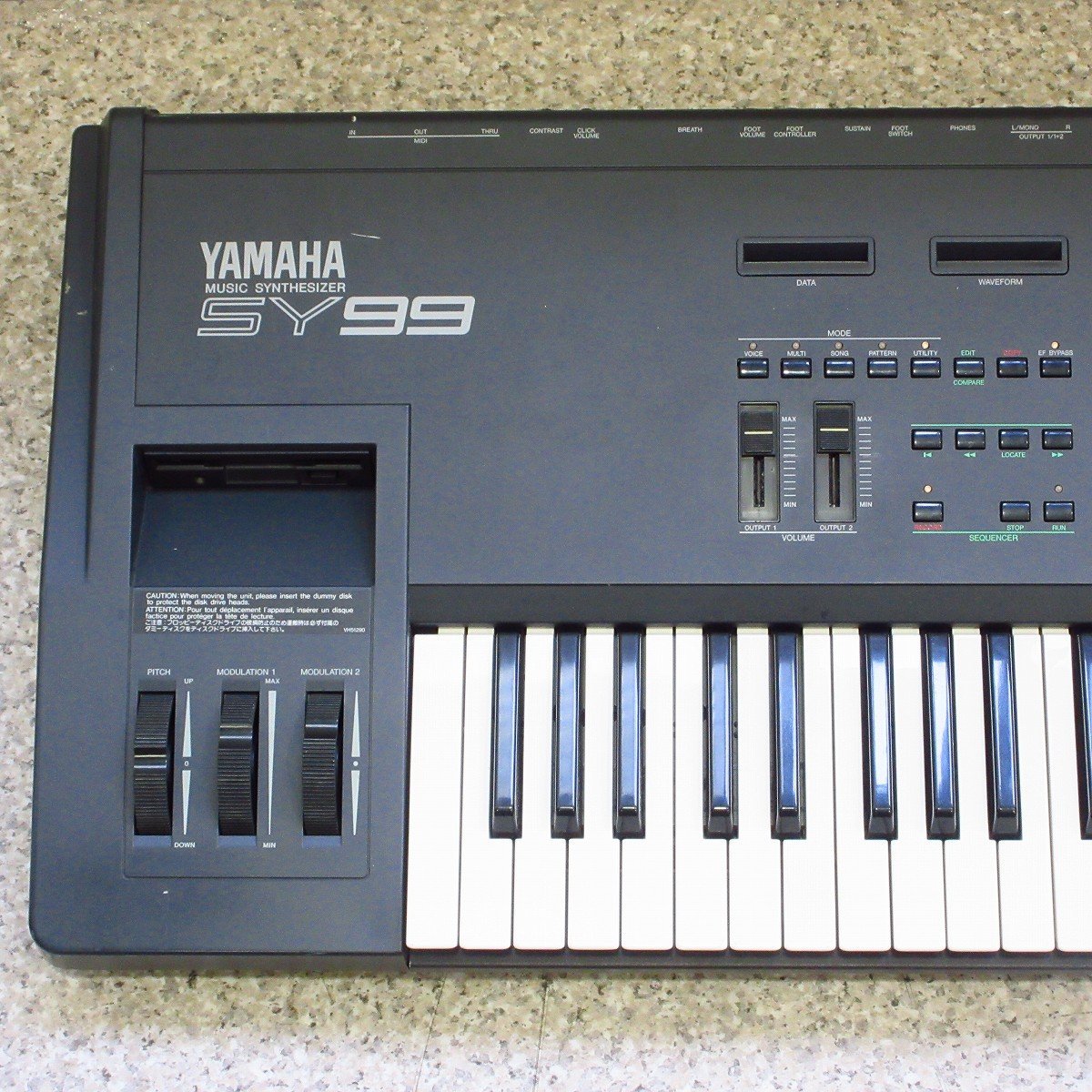 YAMAHA SY99 