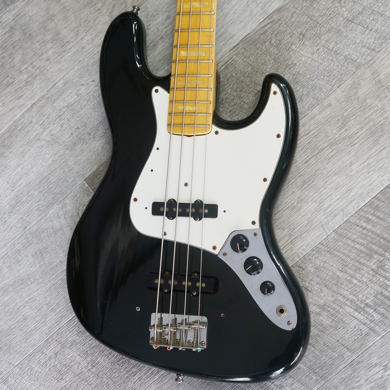 Fender 1976 Jazz Bass Black（ビンテージ）【楽器検索デジマート】
