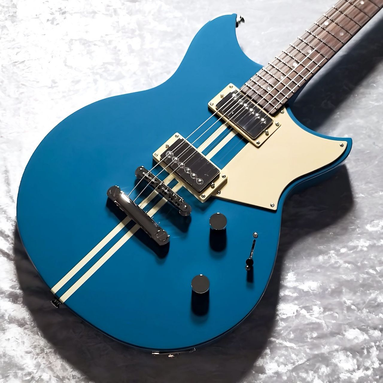 YAMAHA RSE20 エレキギター REVSTARシリーズ
