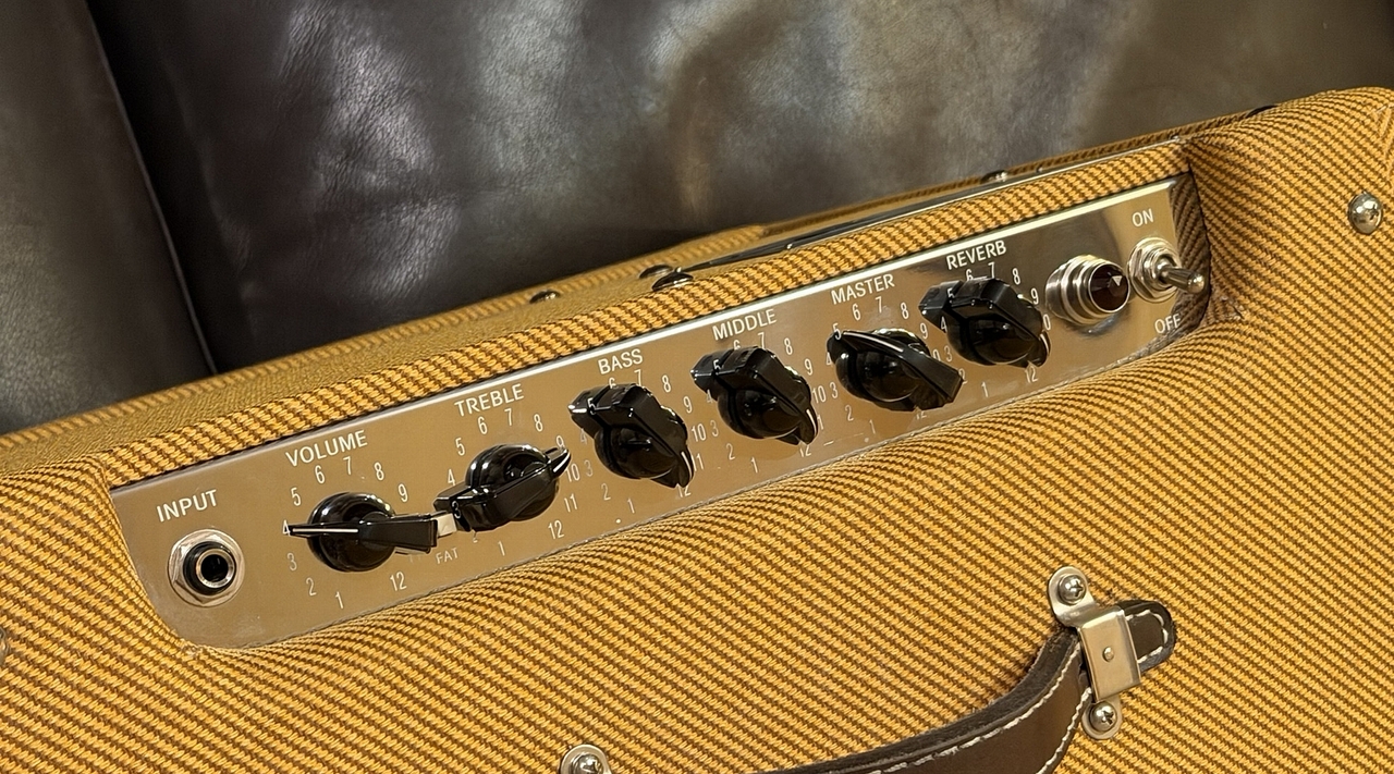 Fender Blues Junior™ Lacquered Tweed 100V JPN （中古）【楽器検索