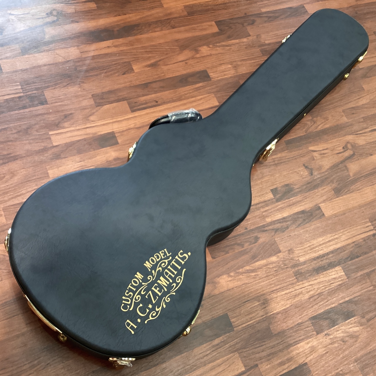 Zemaitis 純正ハードケース エレキギター 22F用 #1【B級特価品】（B級