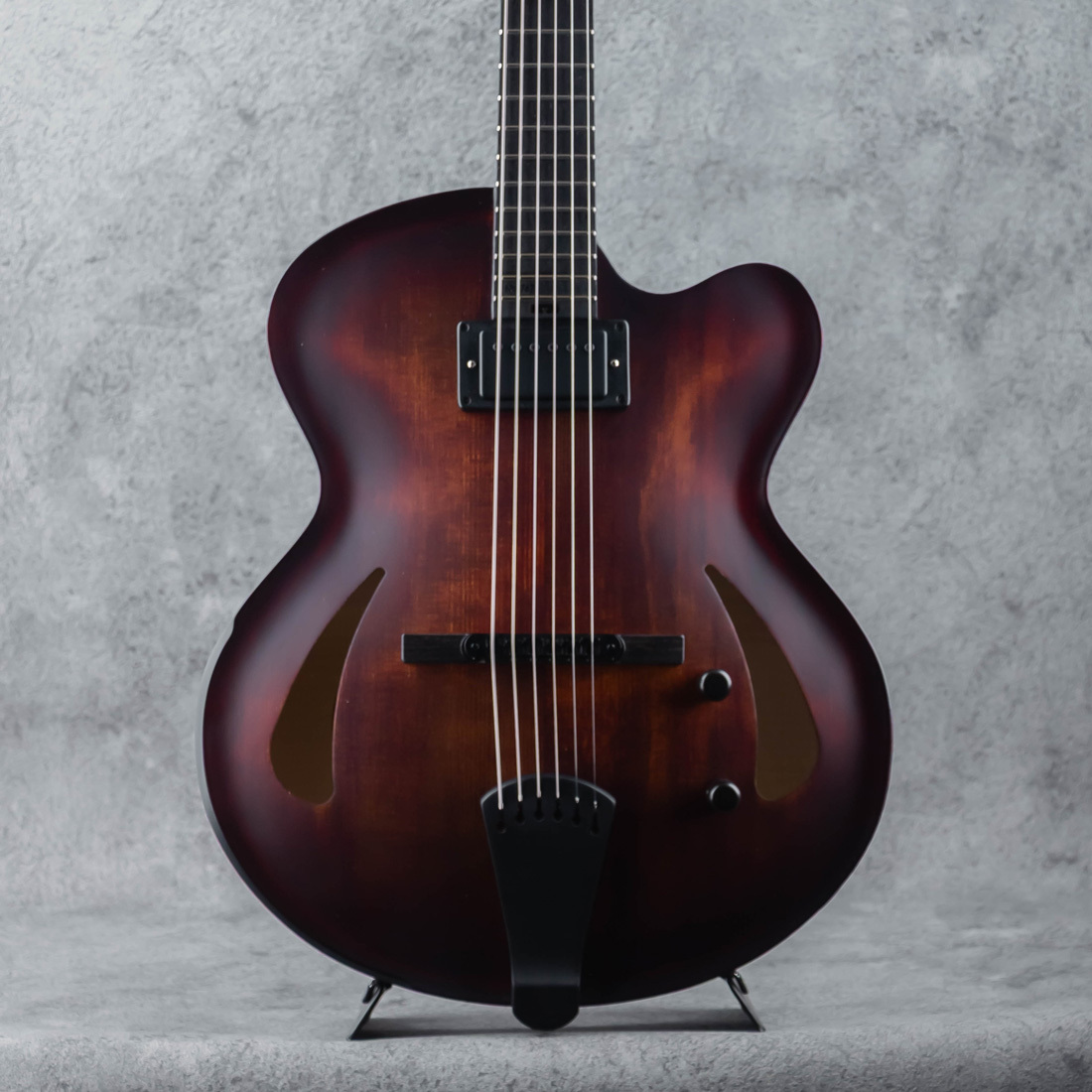 Victor Baker Guitars Model 15 Archtop 1 Pickup Broun Sunburst with