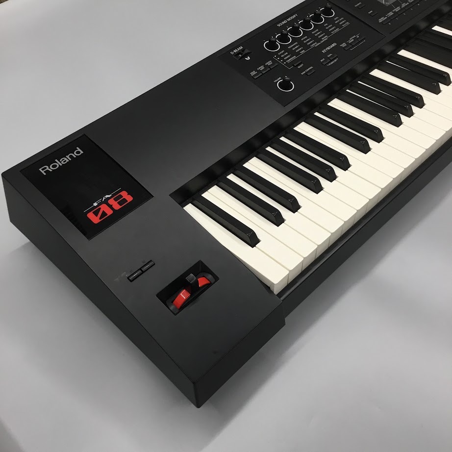 Roland FA-08 カバー、サスティーン付 88鍵ピアノタッチ - 鍵盤楽器 