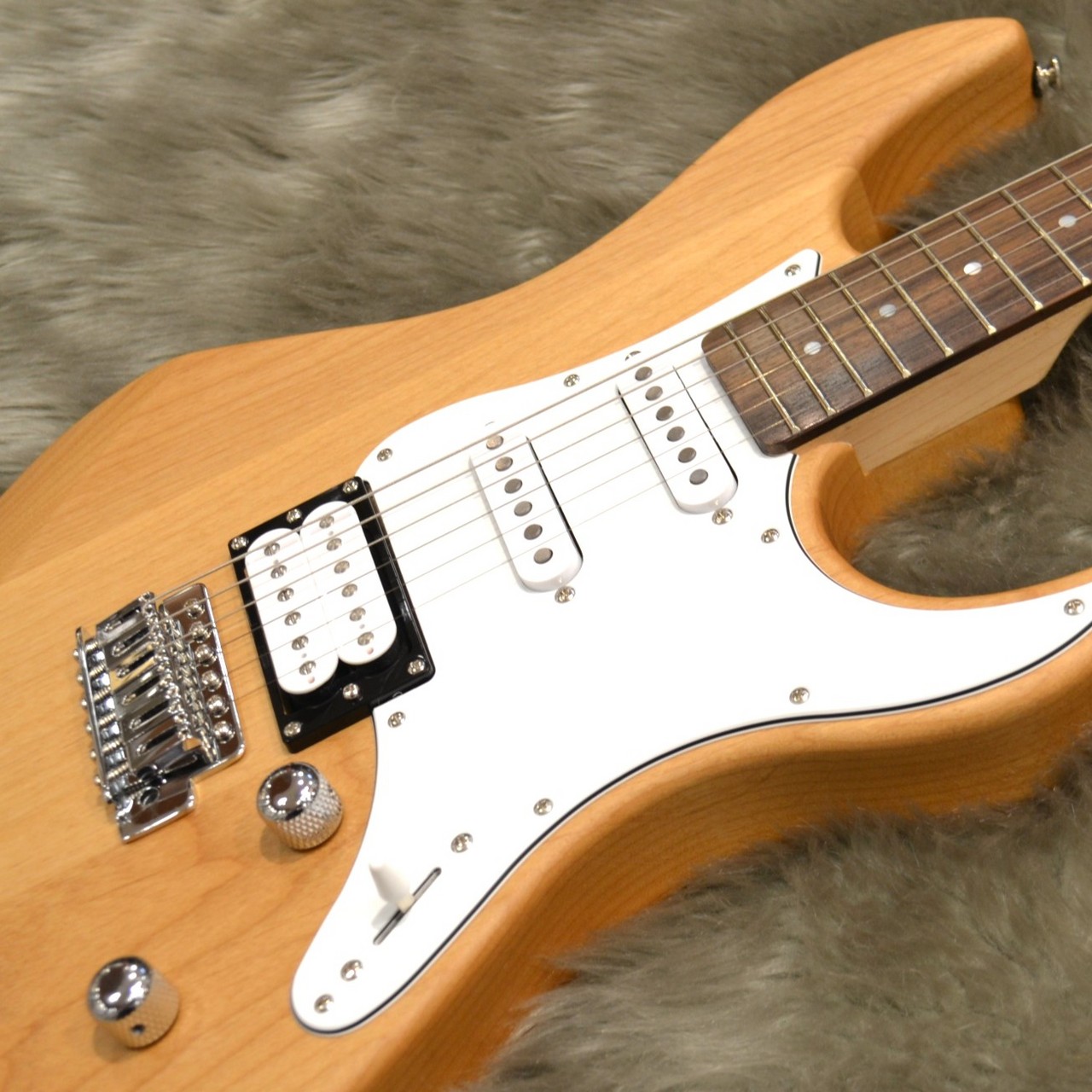 YAMAHA PACIFICA112V YNS イエローナチュラルサテンパシフィカ【現物