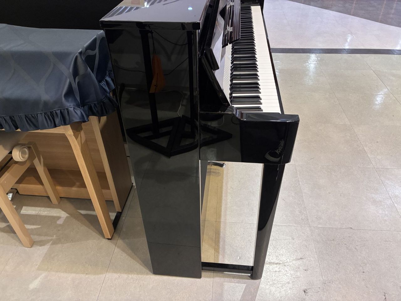 ⭐️美品⭐️YAMAHA NU1X 電子ピアノ 黒 椅子・ヘッドフォン付き YAMAHA NU1X ※椅子付属（新品特価/送料無料）【楽器検索デジマート】