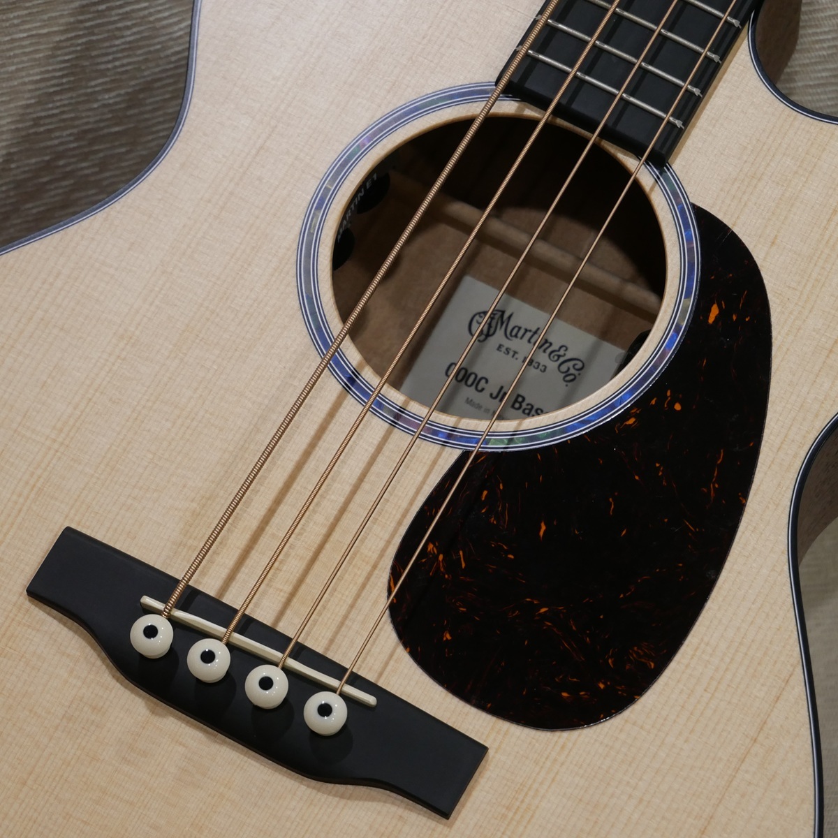 Martin 000C Jr E Bass 【コンパクトサイズエレアコ・ベース】（新品