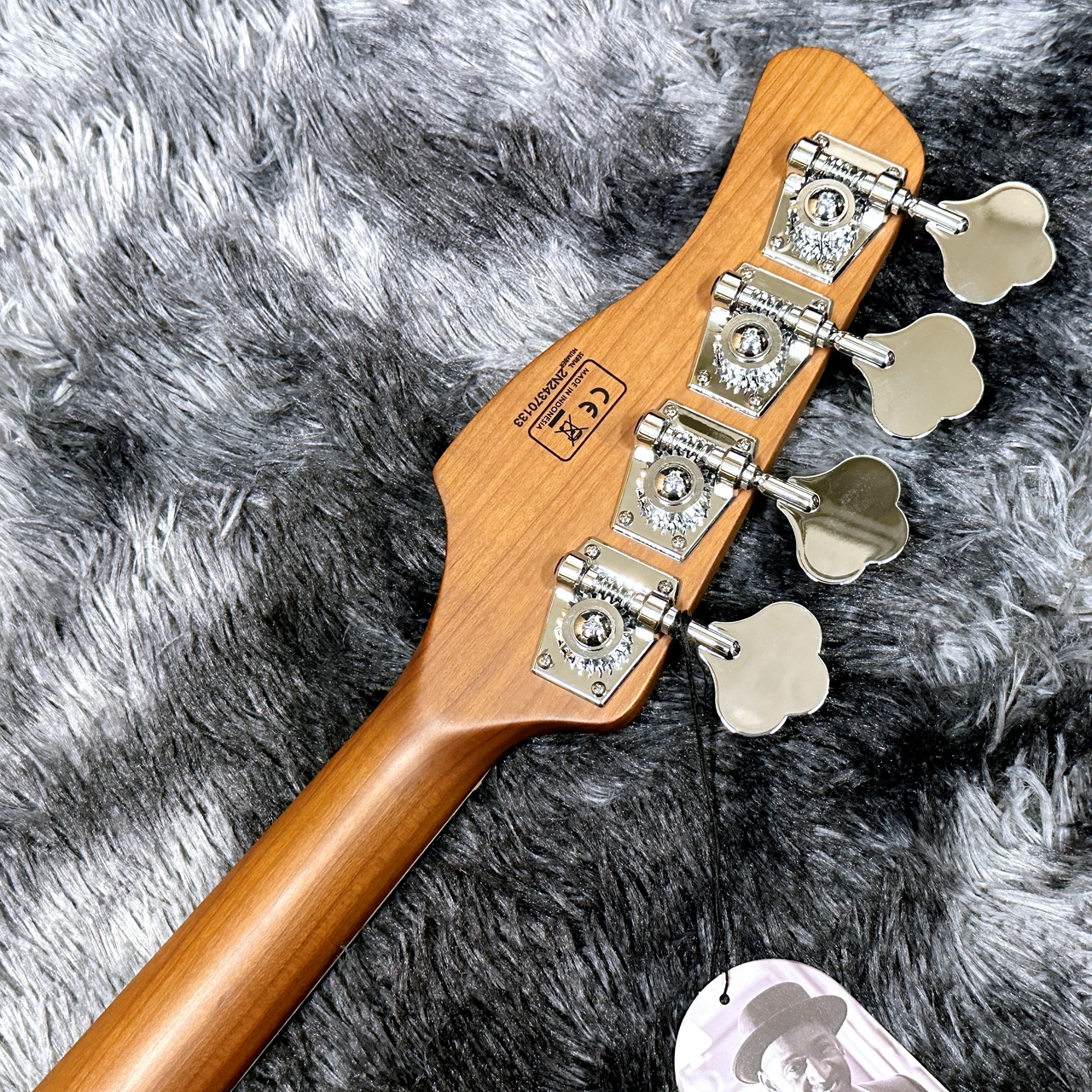 Sire Marcus Miller V8 4st TS (Tobacco Sunburst)【展示チョイキズ