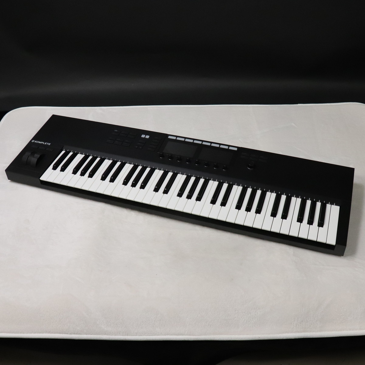 NATIVE INSTRUMENTS KOMPLETE KONTROL S61 MK2 【梅田店】（中古/送料