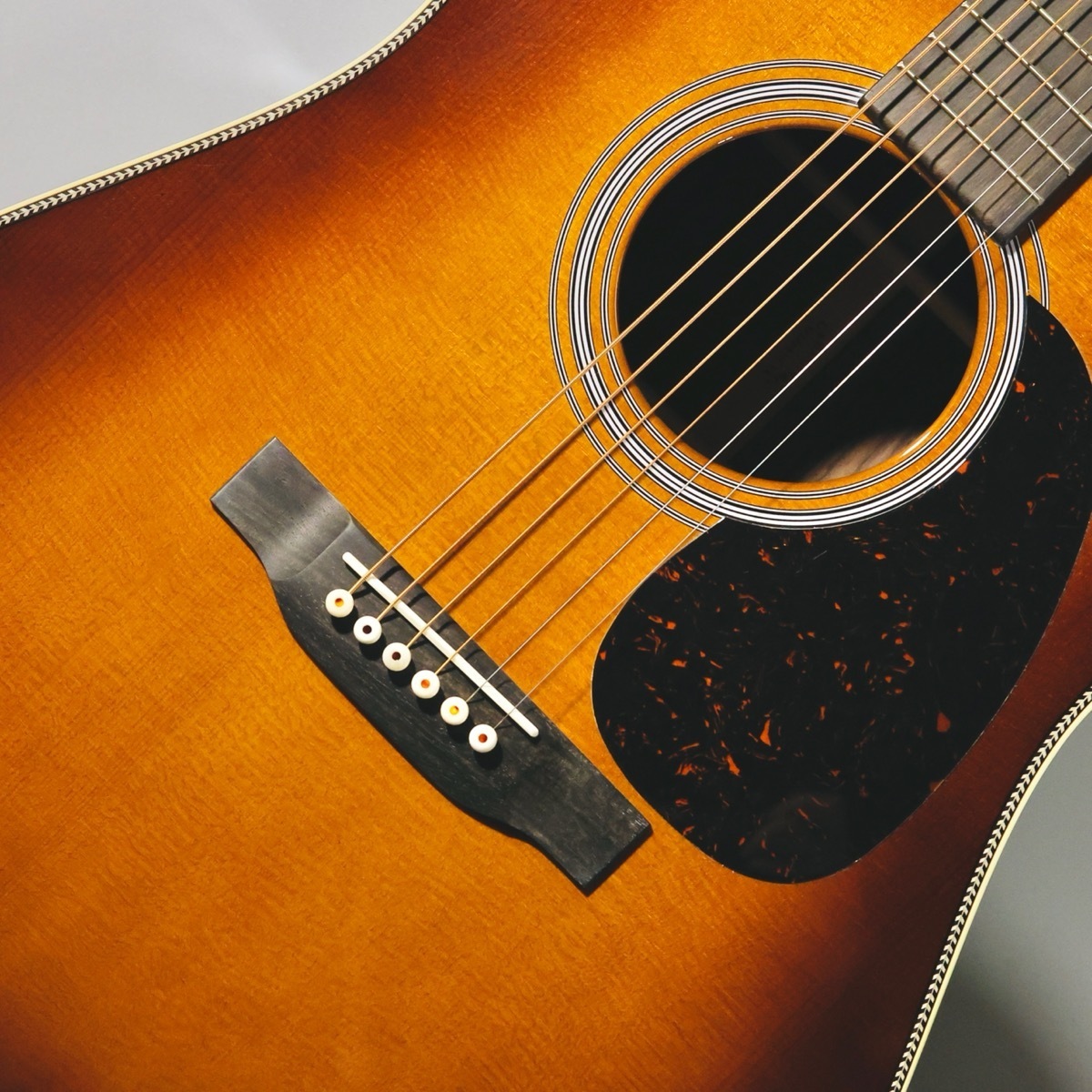 Martin 【サドルプレゼント】HD-28 Standard Ambertone #2961793【48回