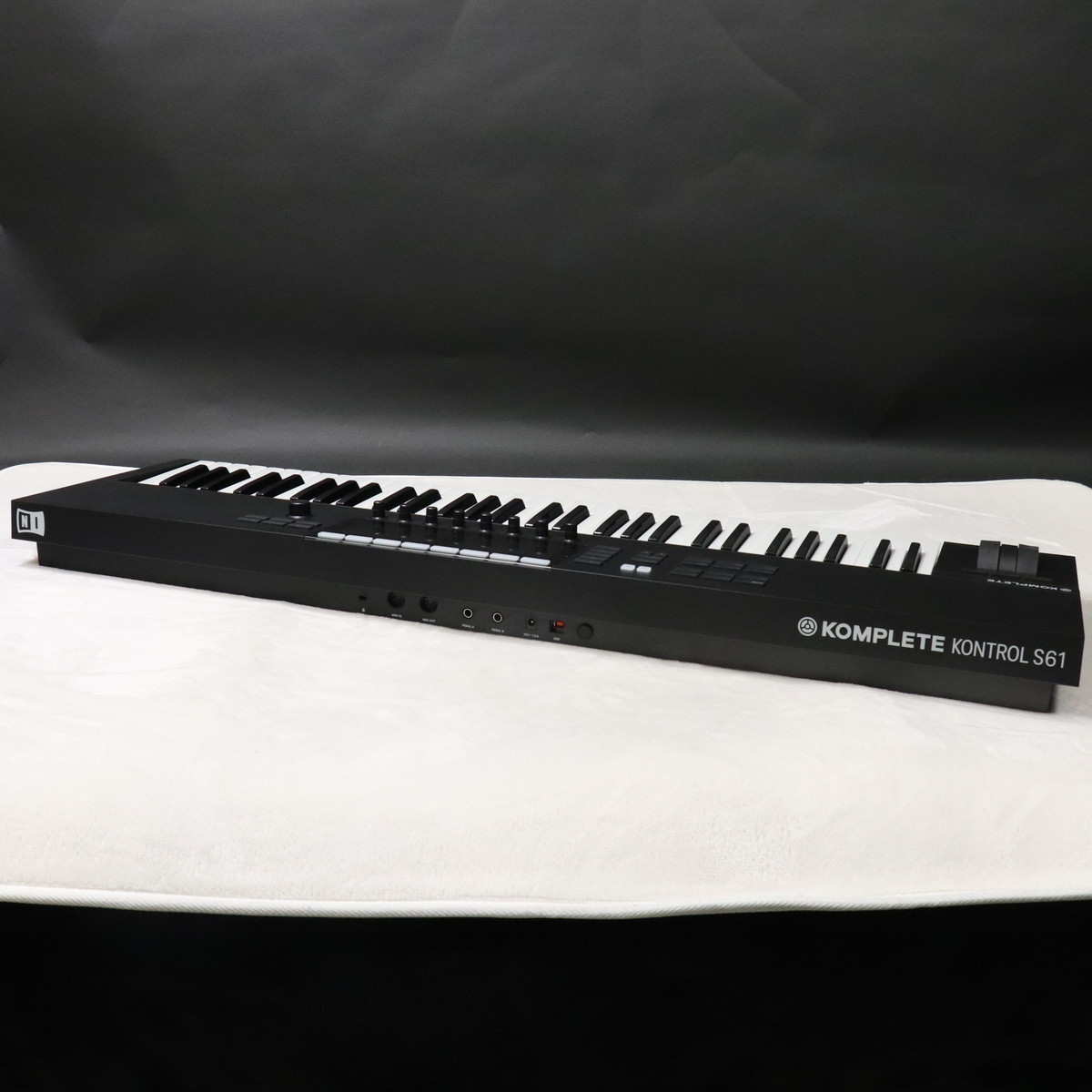 NATIVE INSTRUMENTS KOMPLETE KONTROL S61 MK2 【梅田店】（中古/送料