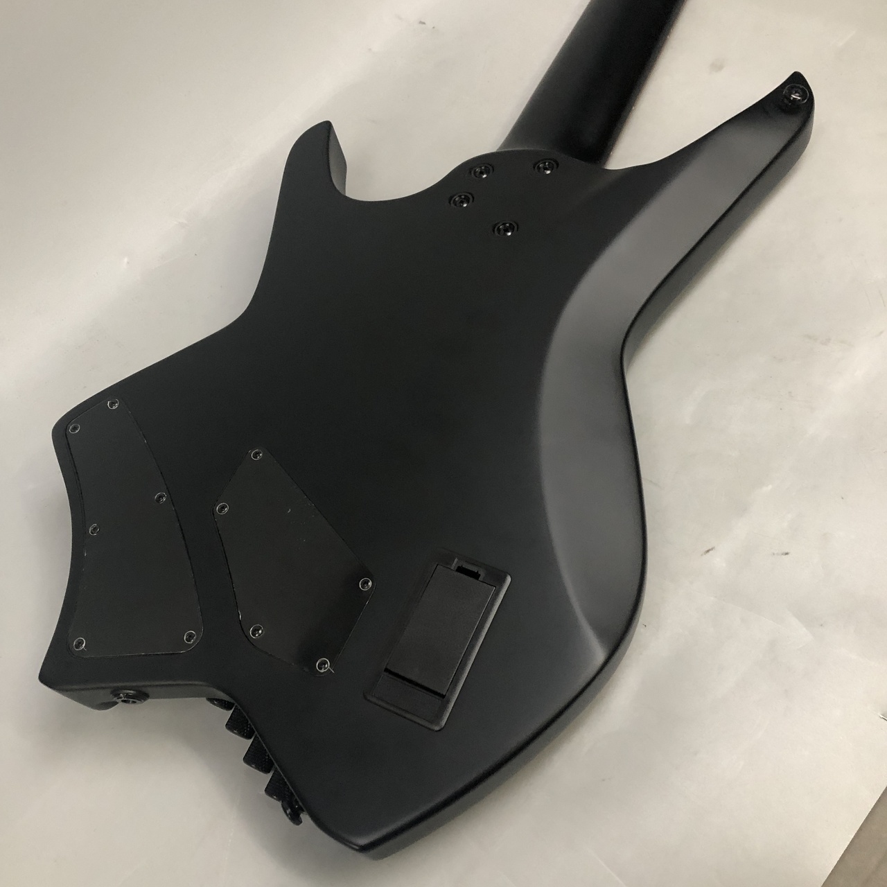 HEX Guitars / NB505 Black 5弦ベース　ヘッドレス HEX Guitars／NB505、N400、N500、N700】新シリーズのヘッドレス