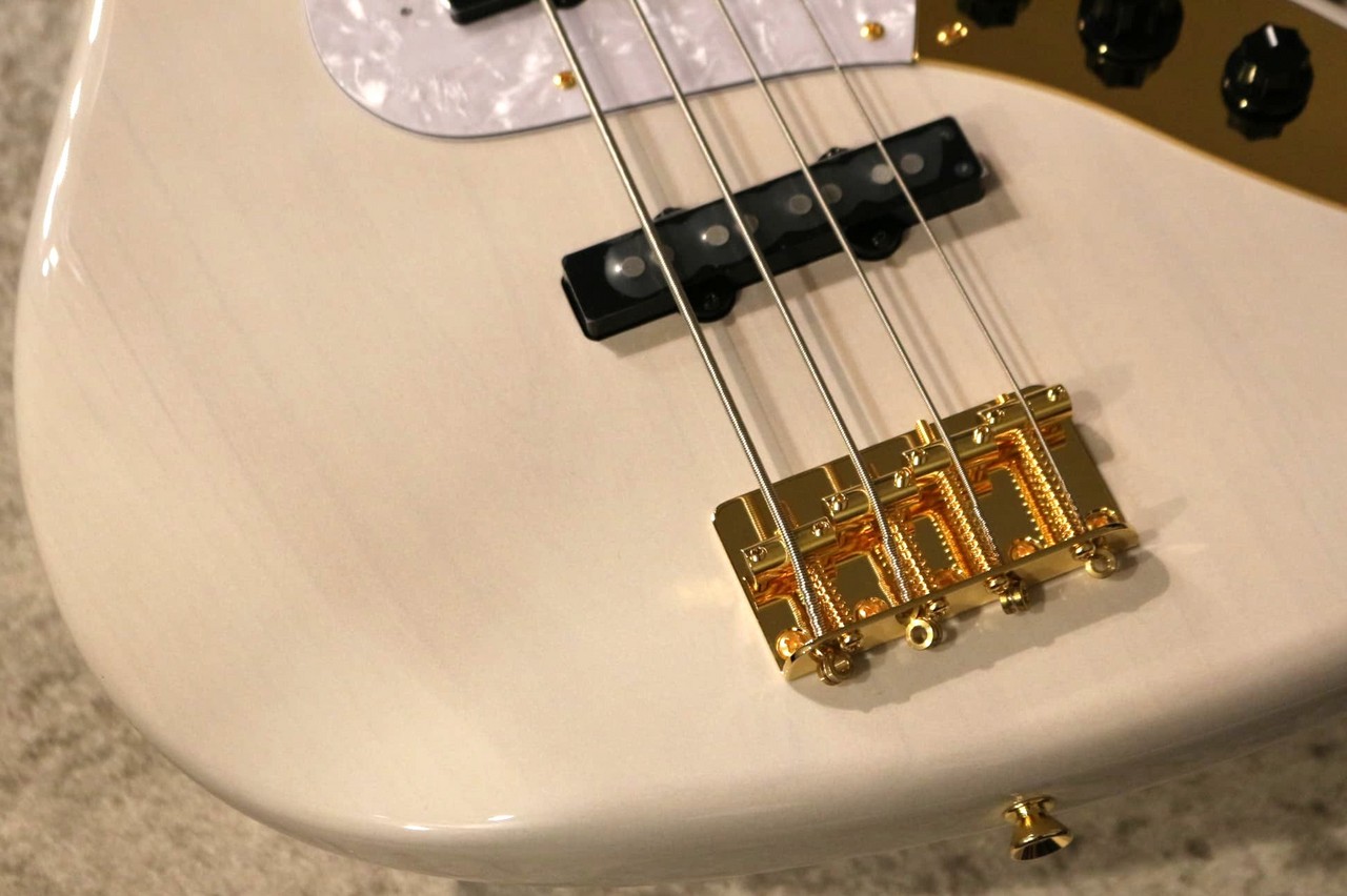 Tokai 【ピックガードモディファイ!!】AJB-101G -See Trough
