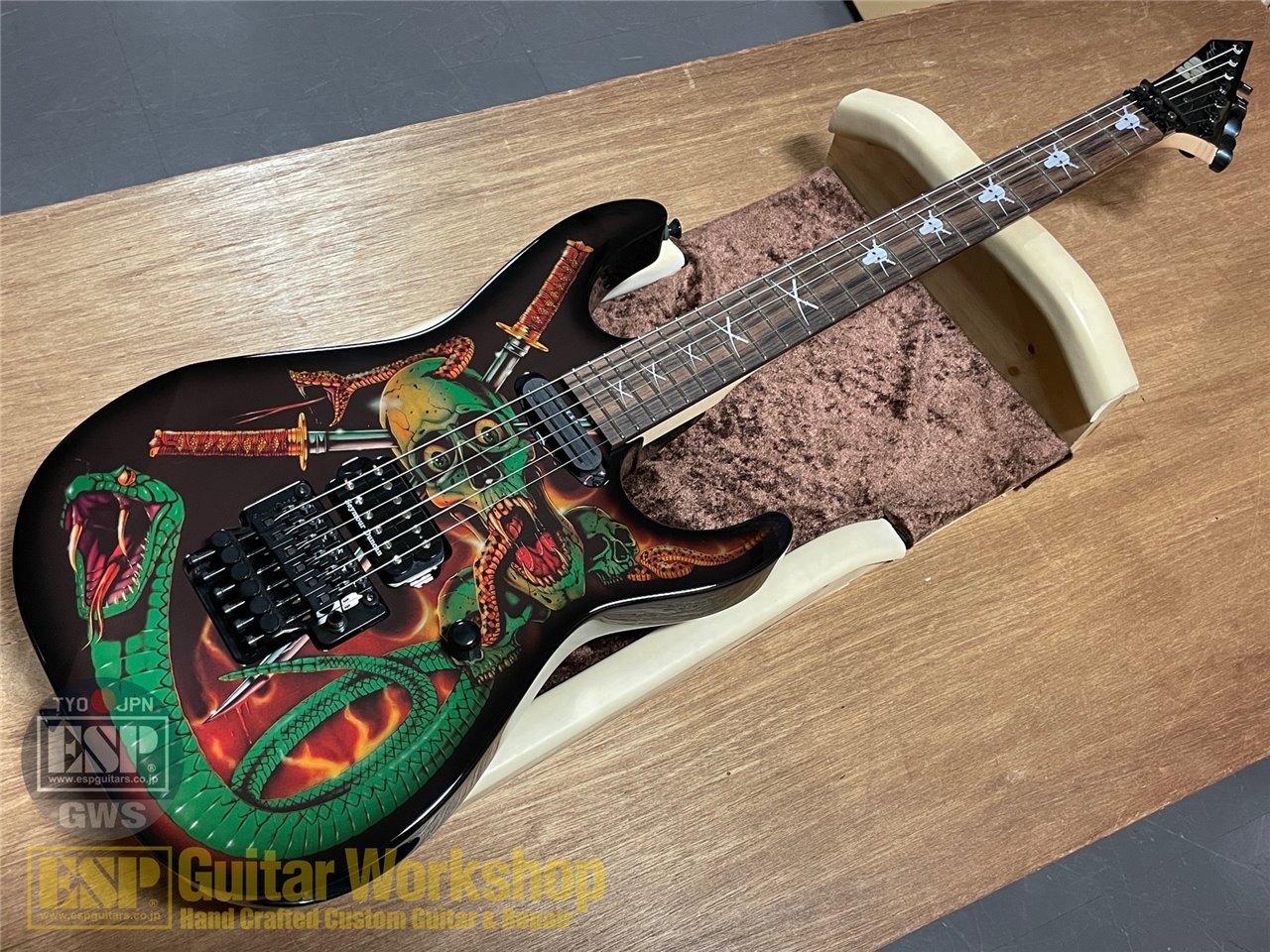ESP SKULLS&SNAKES ~George Lynch Signature Model~（新品/送料無料
