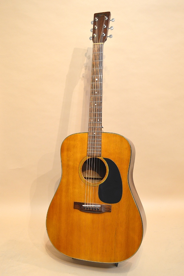 Martin マーティン D-18 1976年製 Martin D-18 1976 – auldguitars